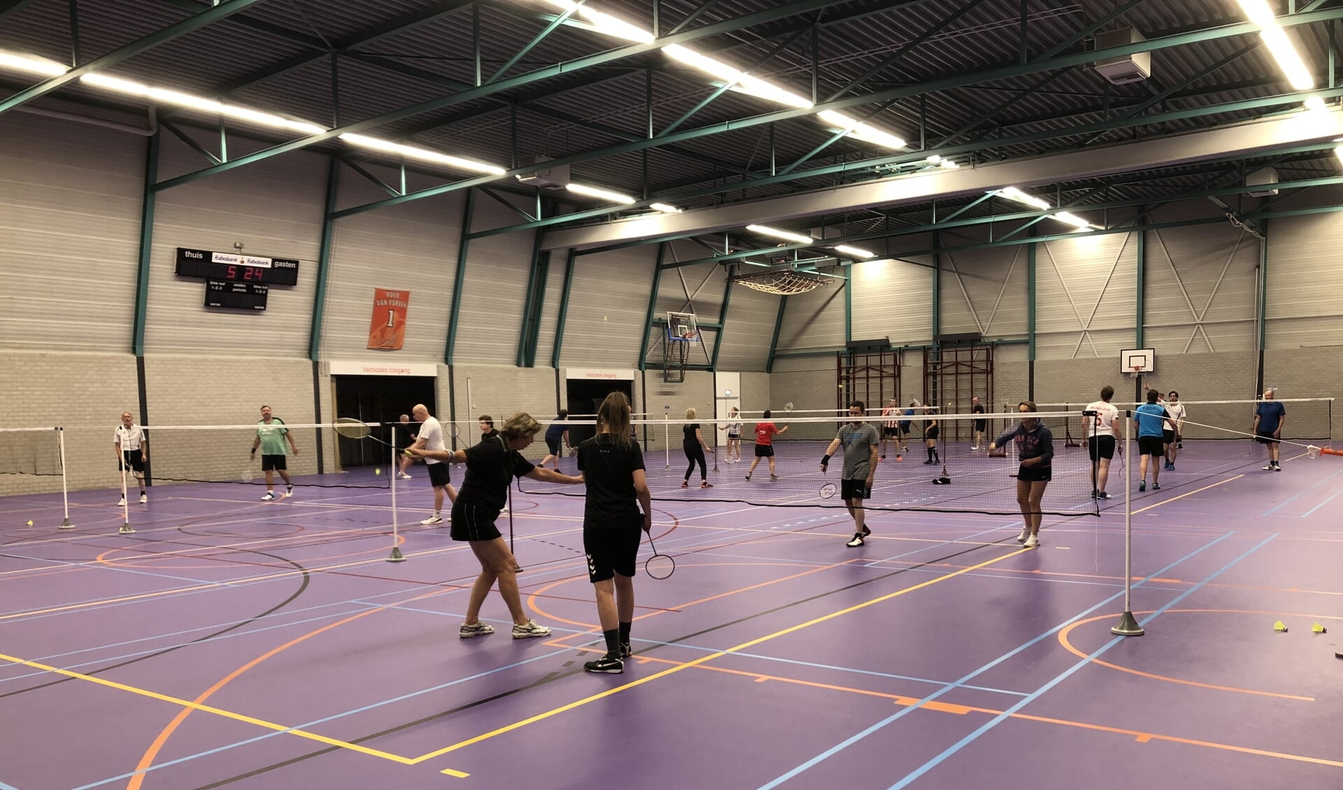 Badminton Club Lieshout is blij dat ze, ondanks diverse extra maatregelen tóch door kan blijven spelen