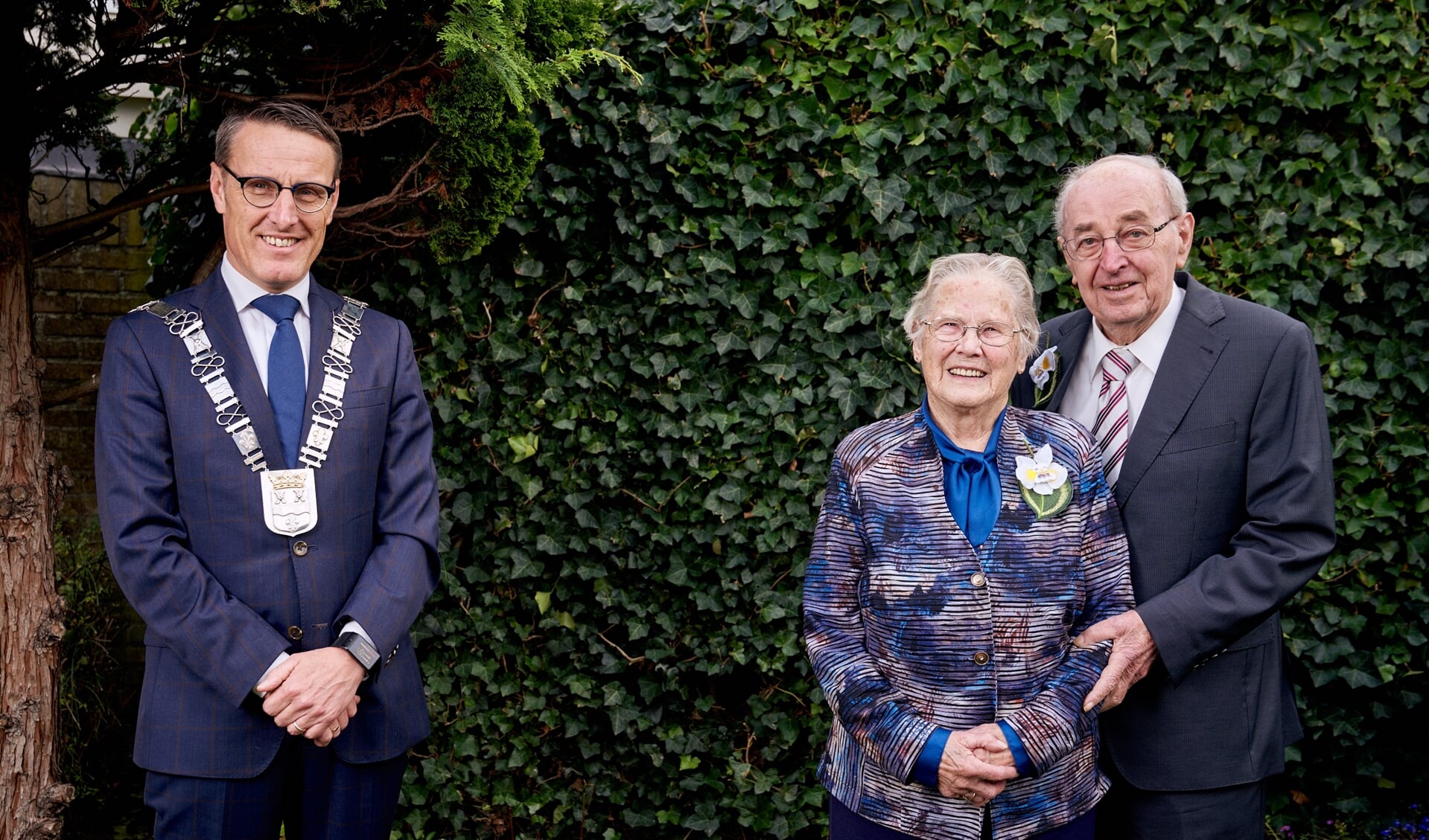 Het 70-jarig bruidspaar Aarts - van de Laar kreeg felicitaties van burgemeester Frank van der Meijden en Koning Willem-Alexander. 