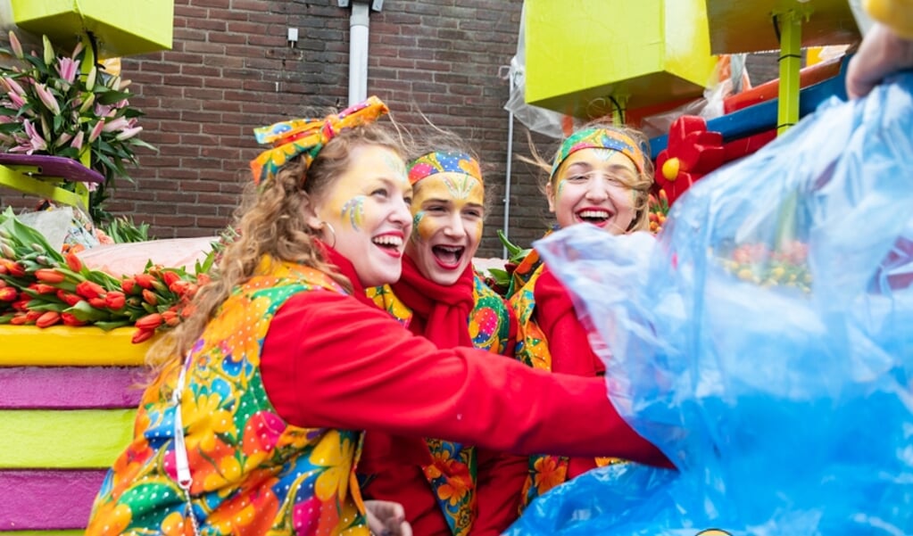 Dit jaar geen optocht met carnaval, maar in Ganzegat wordt wel het carnavalsgevoel gecreëerd.