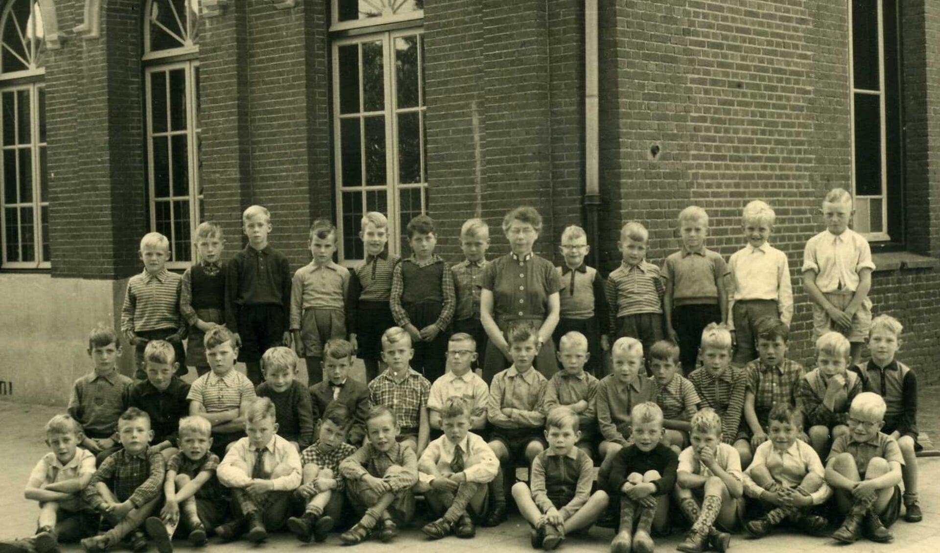 Tweedeklas St. Jozefschool 1955/1956.