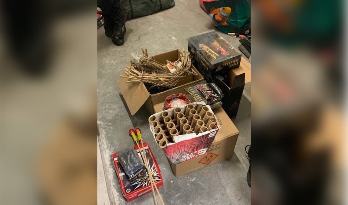 <p>Op een van de bezochte locaties werd illegaal vuurwerk aangetroffen</p>