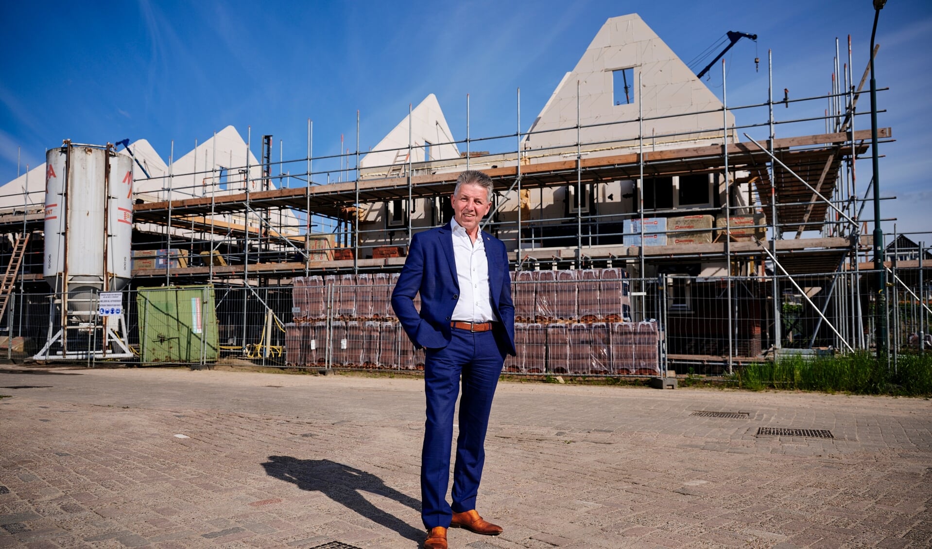 Wethouder Tonny Meulensteen had goed nieuws, Laarbeek mag de komende jaren 300 woningen extra gaan bouwen. 