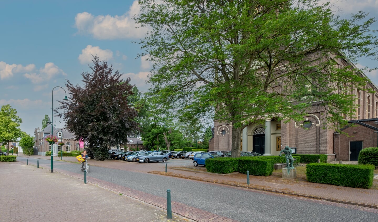 Het kerkplein in Aarle-Rixtel