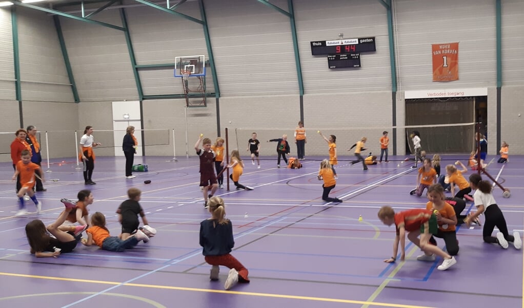 De jeugd vermaakte zich opperbest tijdens de clinics van Badminton Club Lieshout in sporthal ‘de Klumper'.