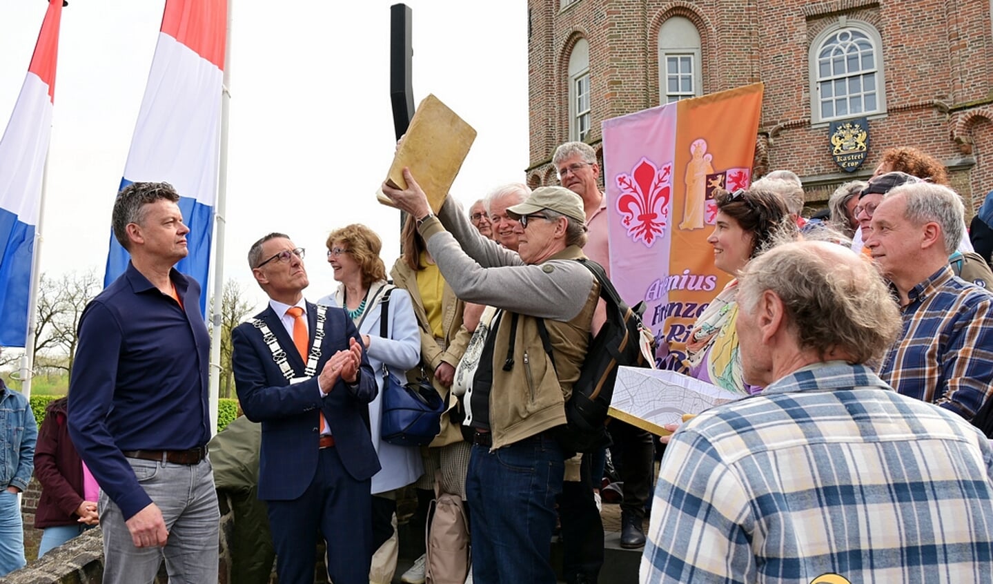 Boek Van Arlenius Na 500 Jaar Terug In Aarle-Rixtel - Al Het Nieuws Uit ...