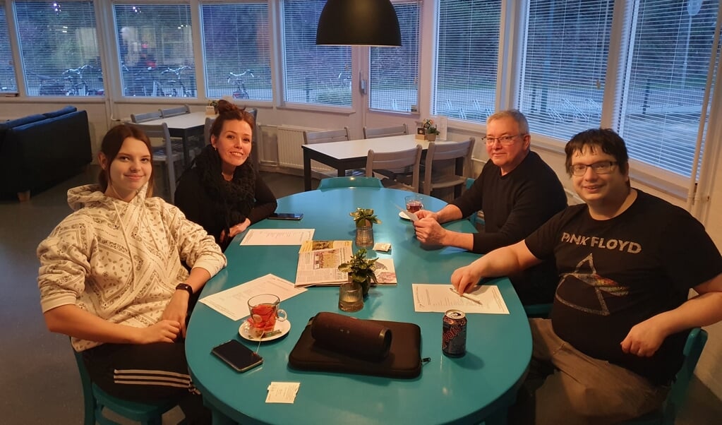De JLWC aan het werk met Ainara Vandegard, Barbara van Riemsdijk, Tim van Bommel en Frans van Waardenburg. Op de foto ontbreekt Roel de Laat.