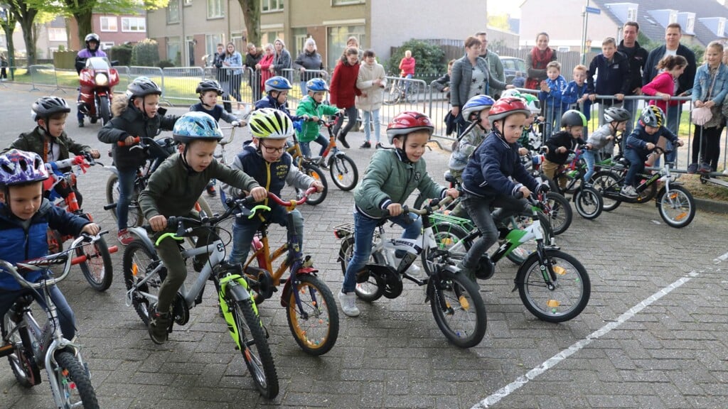 Vanwege hun 50-jarig jubileum kan de jeugd-wieler-vijfdaagse ook op een bijdrage vanuit de Dorpsraad Lieshout rekenen.