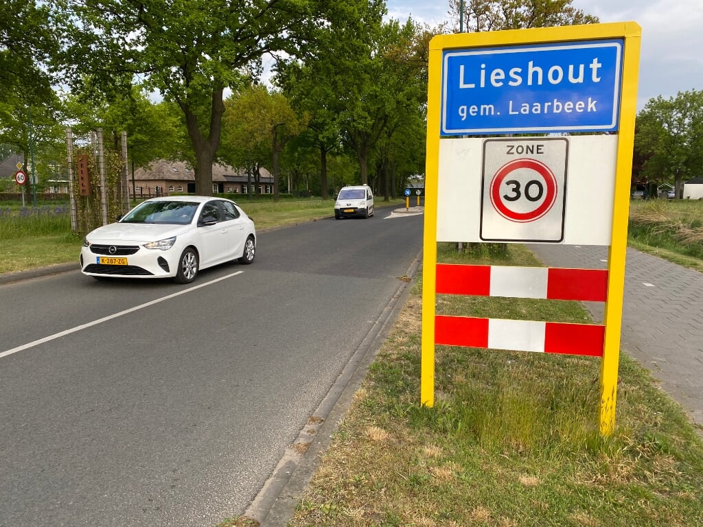 Bij lang niet alle toegangswegen naar Lieshout is de 30 km./uur zone aangeduid.