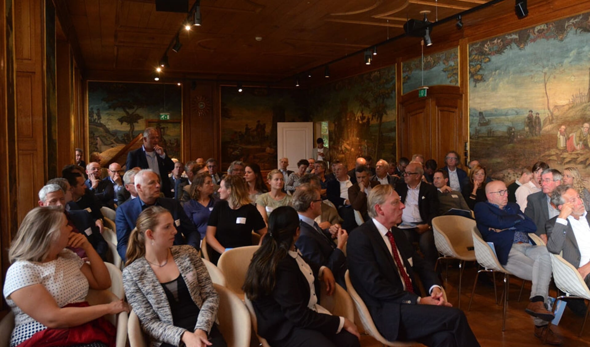  Sfeervolle en historische ambiance voor de jaarlijkse conferentie van de Visfederatie, vorige week woensdag in Driebergen. 