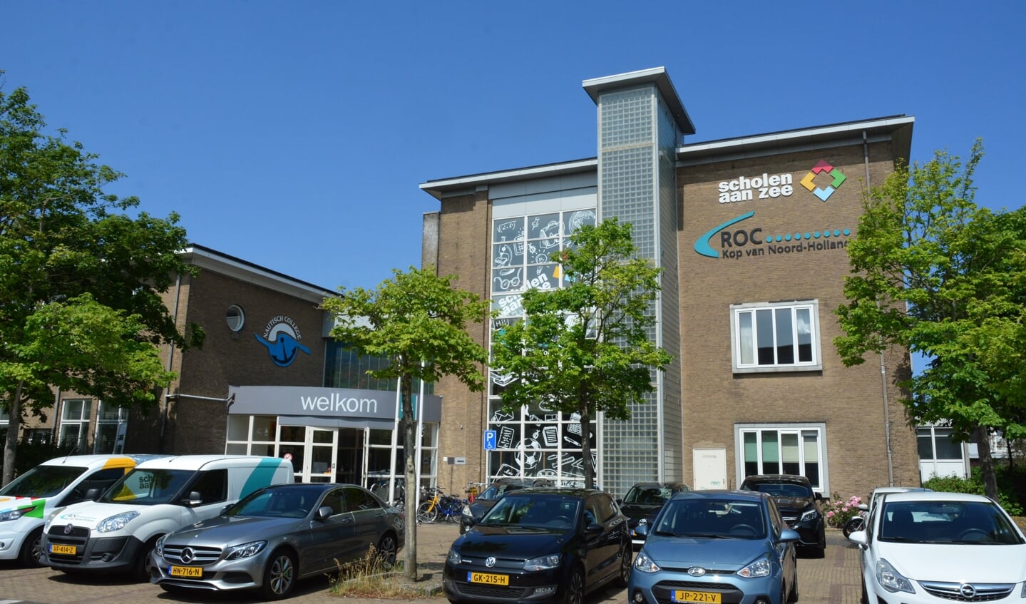 H Het Nautisch College aan de Sportlaan in Den Helder, een van de vijf plaatsen in Nederland waar visserijonderwijs wordt gegeven.