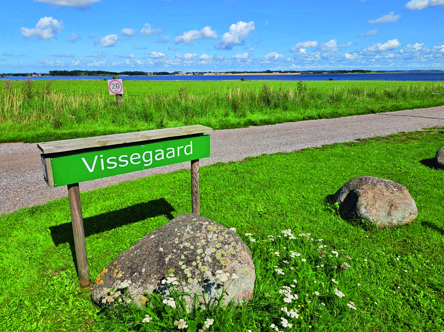 H Straatnamen in Gersjøh zoals Krabbeholm (krabbeneiland) herinneren aan een rijke visserijhistorie.