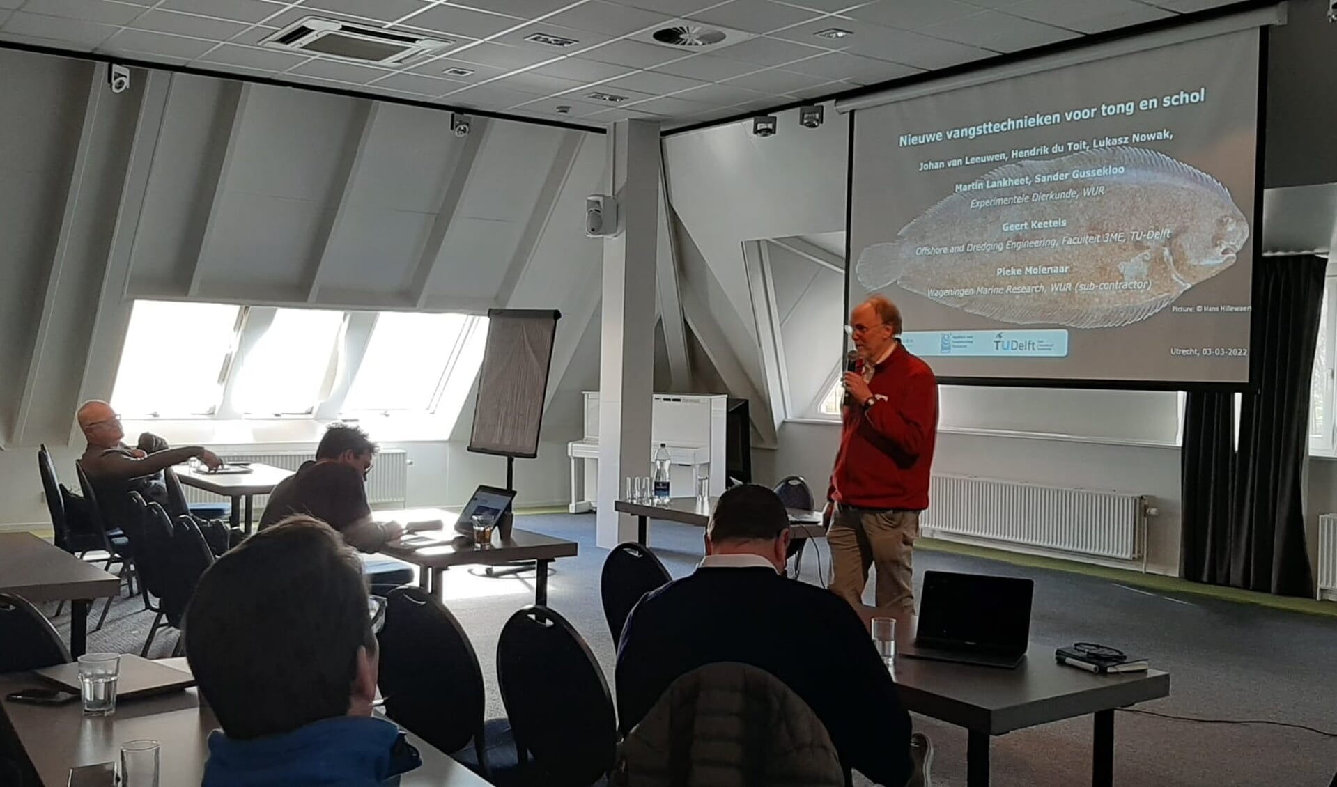 H Johan van Leeuwen van Wageningen Universiteit over onderzoek naar het detecteren van vis in de bodem en hoe die uitkomsten gebruikt kunnen worden voor nieuwe visserijtechnieken voor tong.