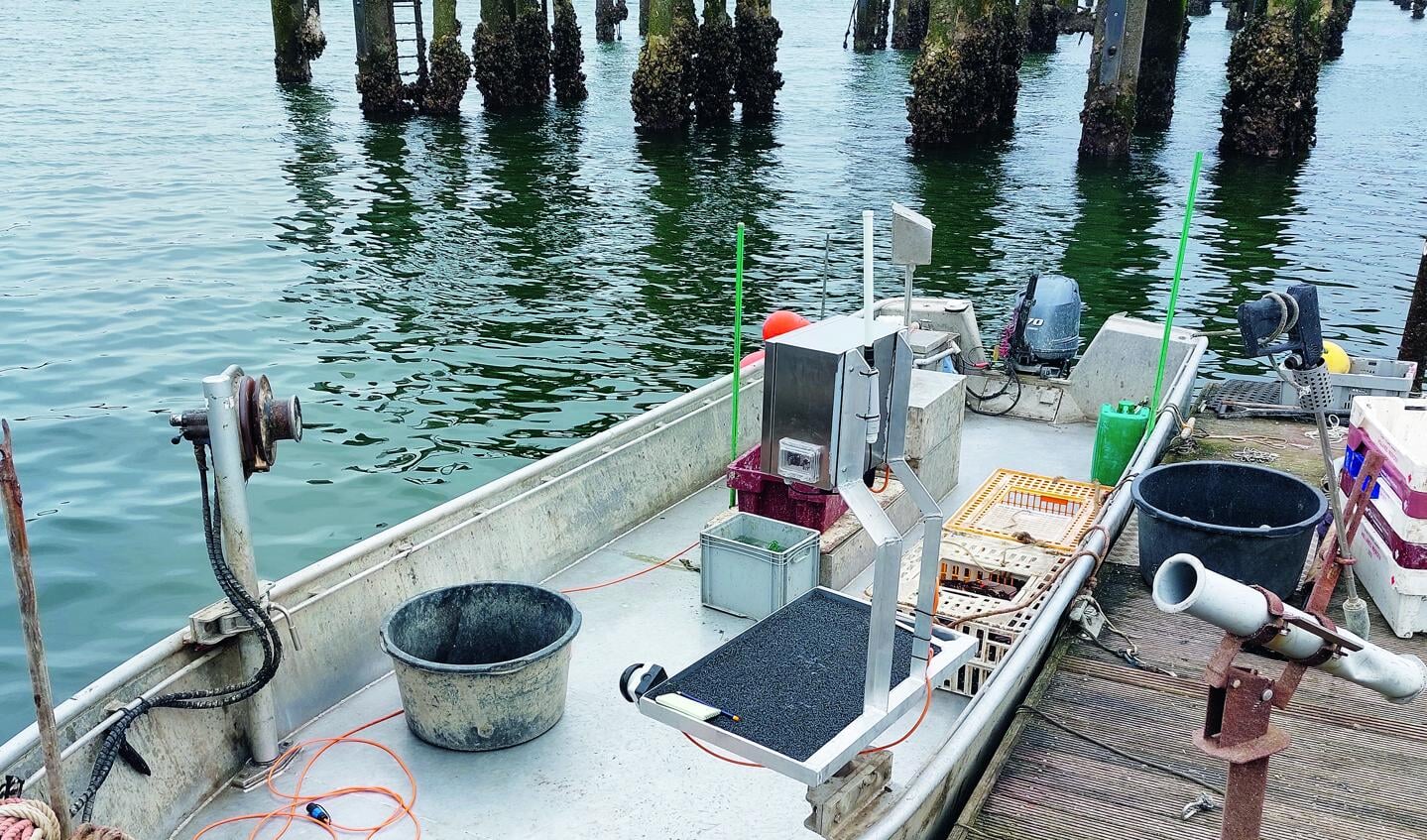 De CatchCam is een camera in een stalen frame dat makkelijk aan boord van de kleine kreeftenbootjes kan worden gemonteerd. (Foto: Wouter Suykerbuyk)