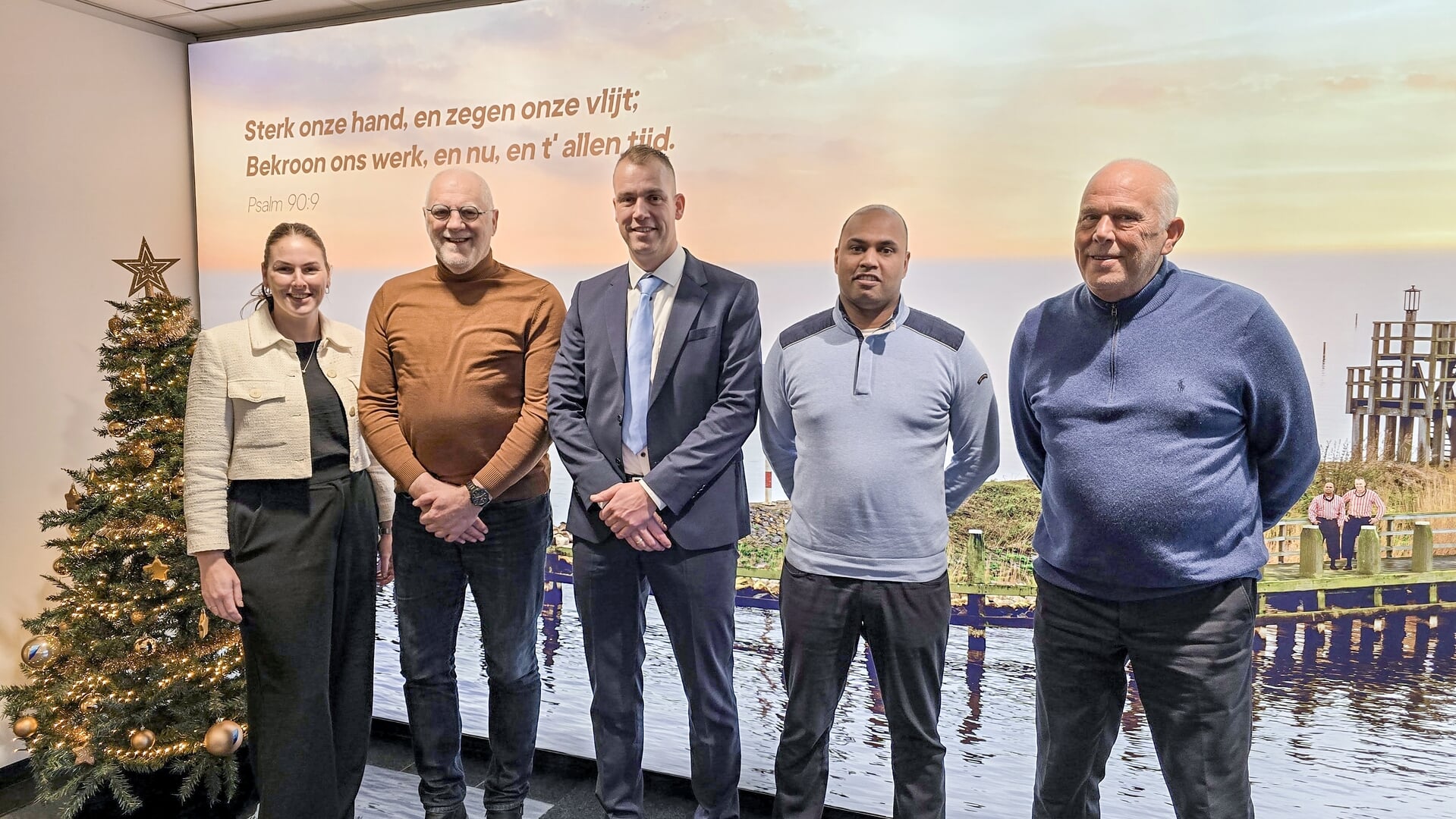 H De oude en nieuwe aandeelhouders van Kramers’ Seafood met van links naar rechts: Gertine Vrolijk-Kramer, Klaas Kramer, Hein Kramer Kzn., Hein Kramer Lzn. en Lub Kramer.