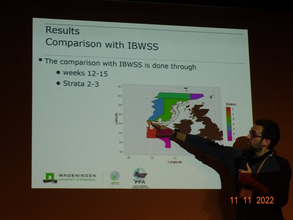 H Benoit Berges (Wageningen Marine Research) presenteert resultaten van de akoestische dataverzameling door PFA trawlers.