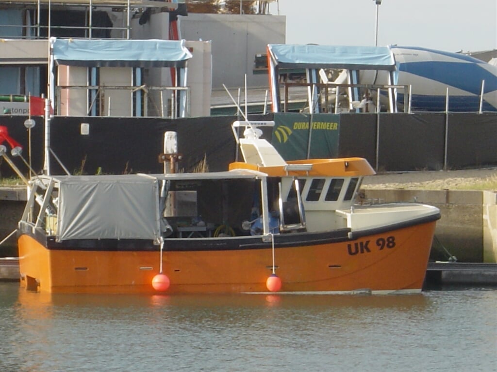 H De UK 98 was een van de catamarans in de staandwantvisserij.