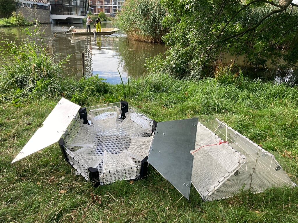 H Op drie locaties rond Vlaardingen zijn deze twee prototypes geplaatst.