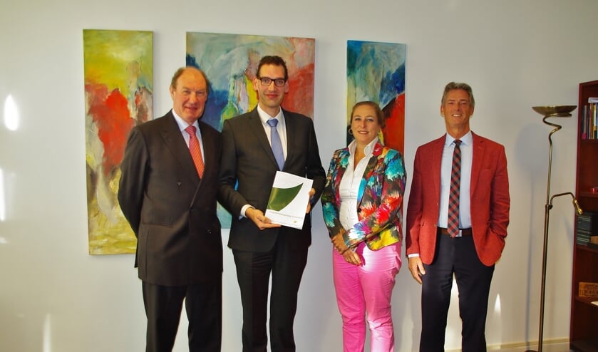 Al eerder bestond het college uit wethouders van CDA, VVD en HvO. Op de foto de wethouders samen met interim-burgemeester Jan Waaijer bij de begroting van najaar 2015. | Archieffoto Willemien Timmers