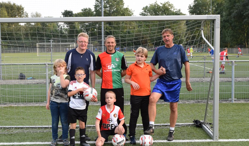 Het G-team van RCL met trainers Maurice Pieterson, Eric van Beek en André de Ruiter.