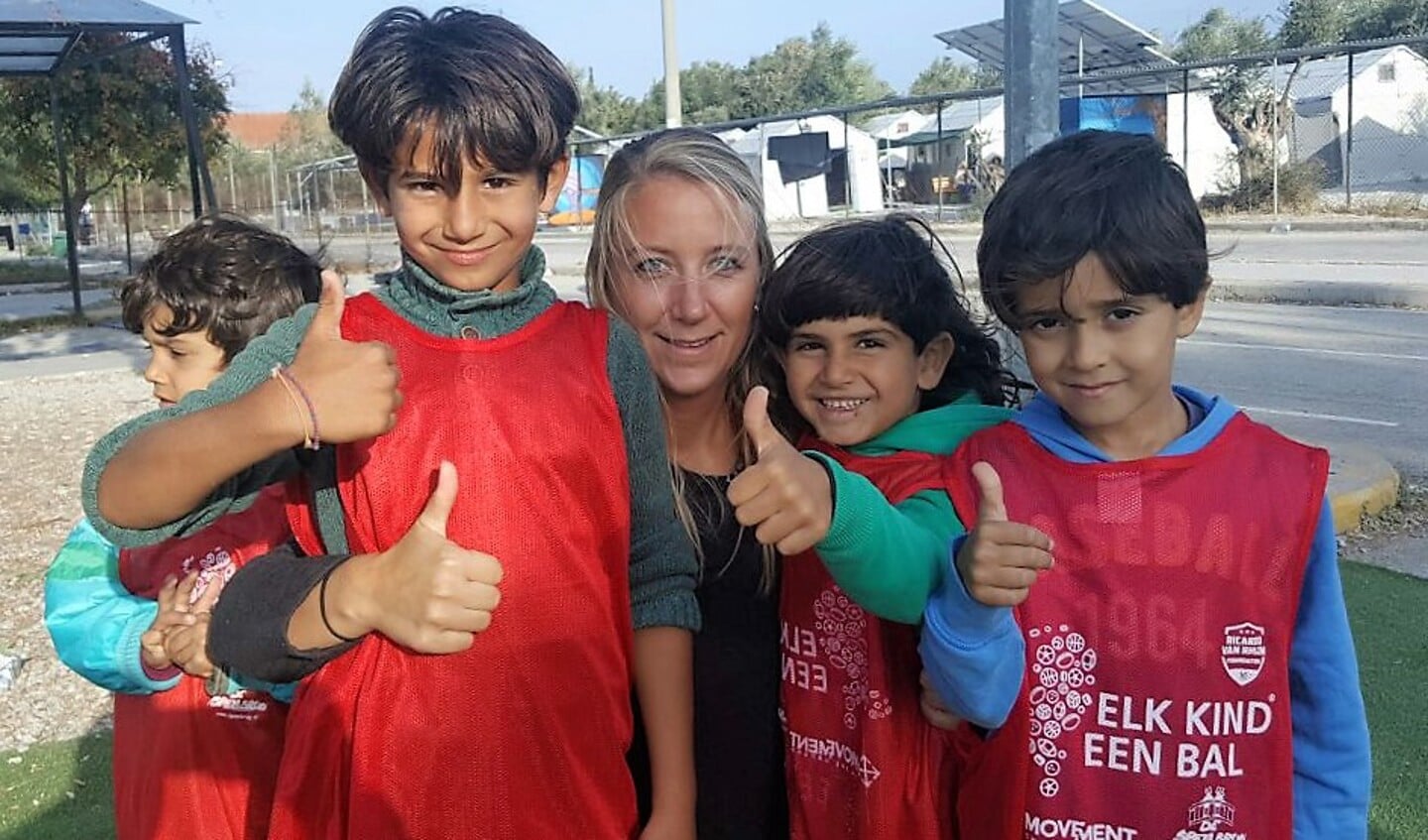 Jolijn van der Laaken helpt vluchtelingen in Lesbos. | Foto: pr.