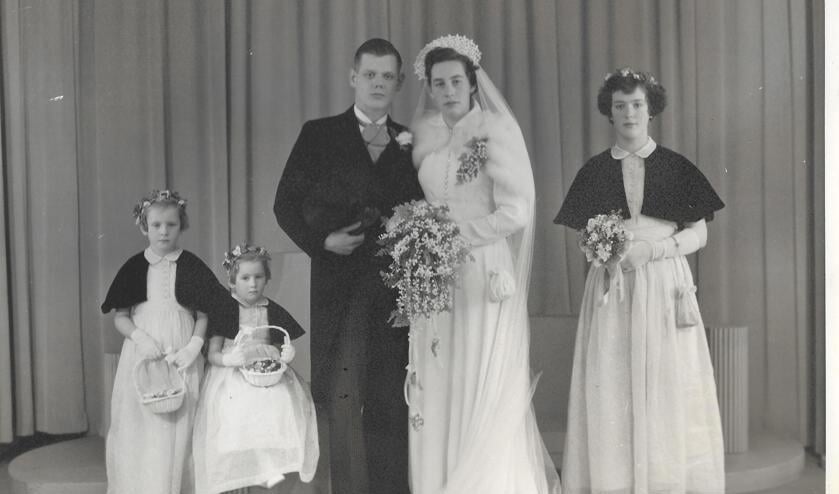 Het echtpaar Pleij op hun huwelijksdag, 17 oktober 1951. 