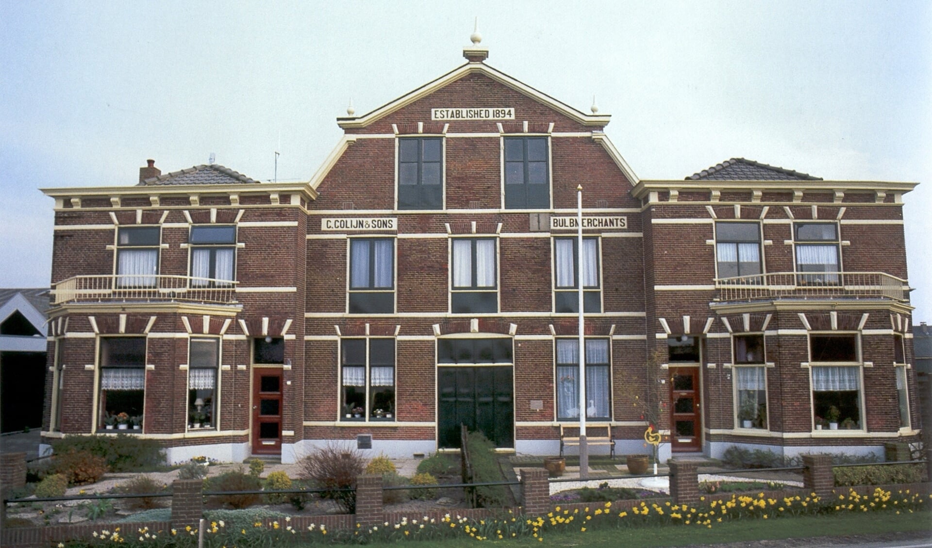 De bollenschuur van Colijn aan de Jacoba van Beierenweg in Voorhout is een Rijksmonument. | Foto: Werkgroep Bollenerfgoed.
