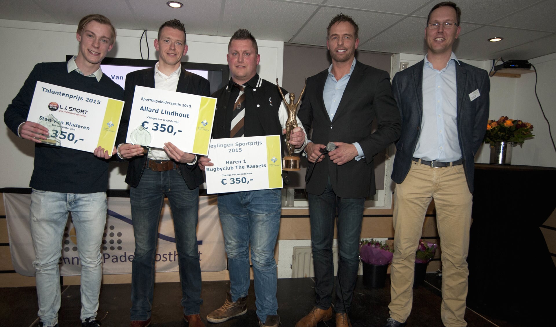 De sportprijzen werden vorig jaar gewonnen door Ajax-keeper Stan van Bladeren (Talentprijs), scheidsrechter Allard Lindhout (Sportbegeleidersprijs) en Heren 1 van rugbyclub The Bassets (Sportploeg). | Foto: archief/Willem Krol