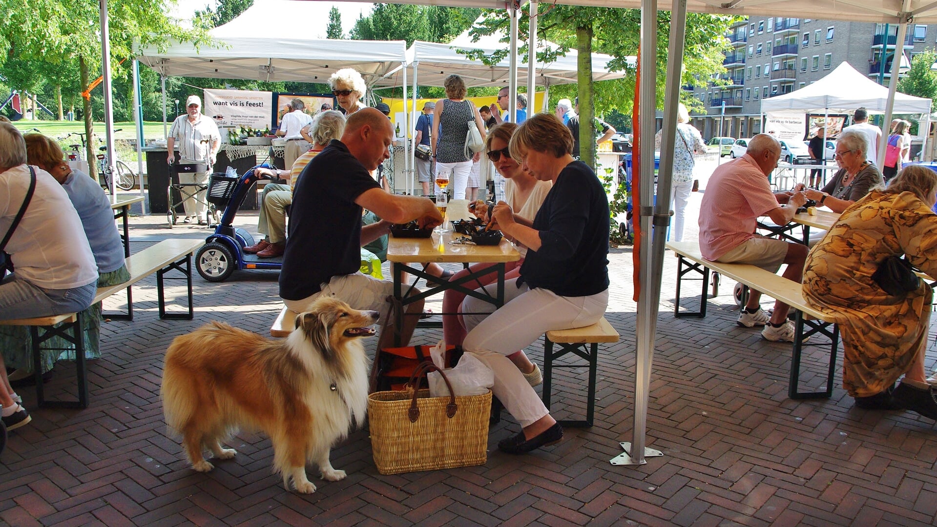 De Mosselmarkt in Winkelcentrum Lange Voort is inmiddels traditie. | Archieffoto uit 2016 