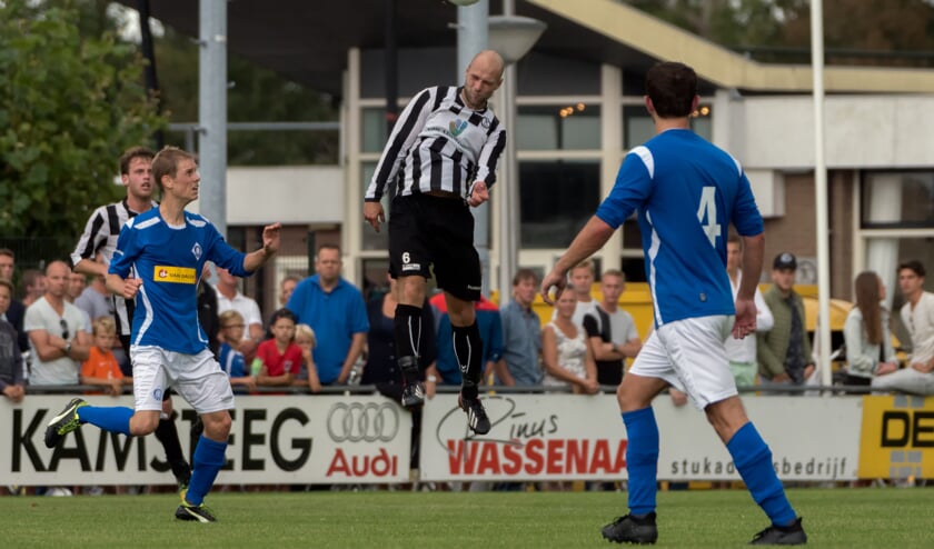 Raymond van Heijningen van SJC aan de bal. | Foto: Johanna Wever
