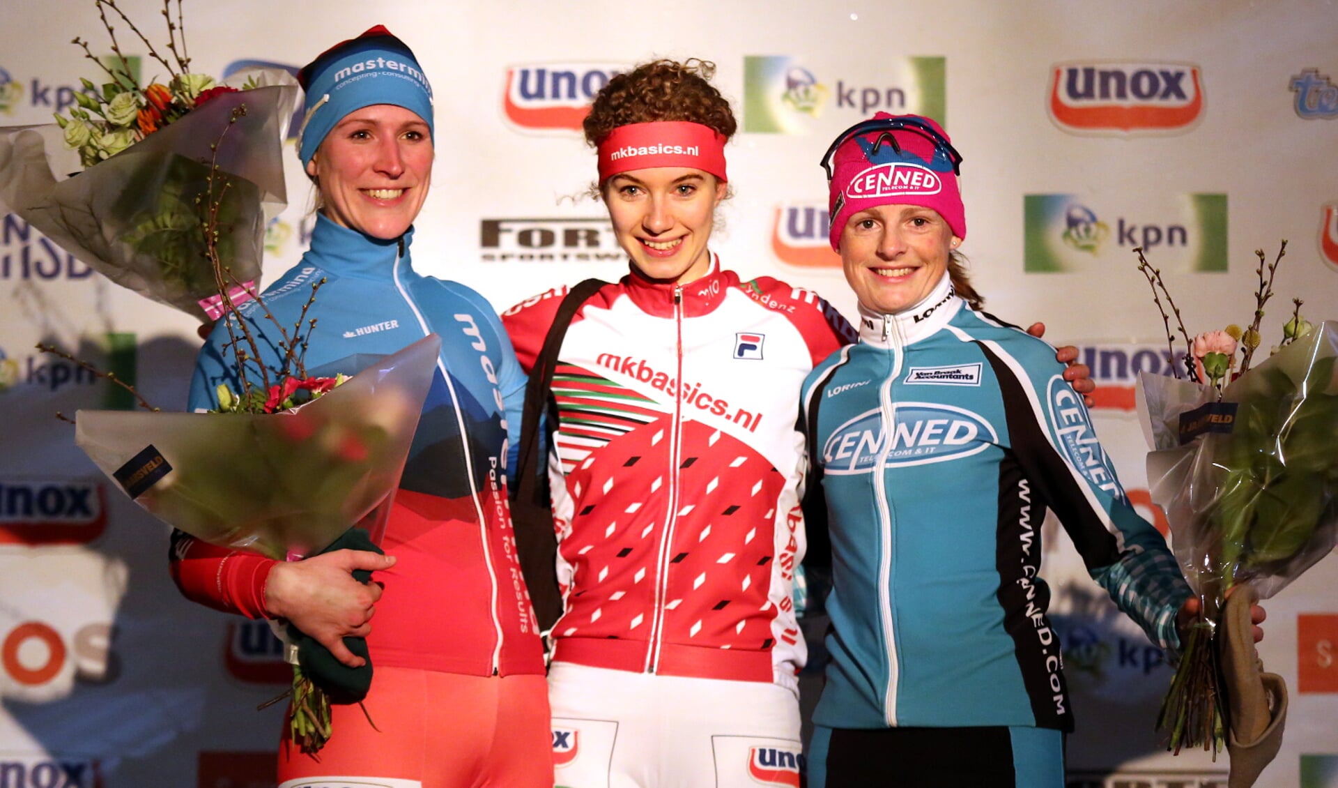 Lisa van der Geest was te sterk voor Jessica Merkens (l) en Aggie Walsma (r). | Foto: pr./Arjen Vervoort