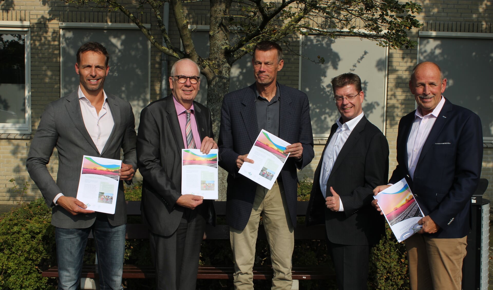 Wethouders Bas Brekelmans, Cees Ruigrok, Henri de Jong, Jeroen Verheijen en Pieter-Jan Barnhoorn.