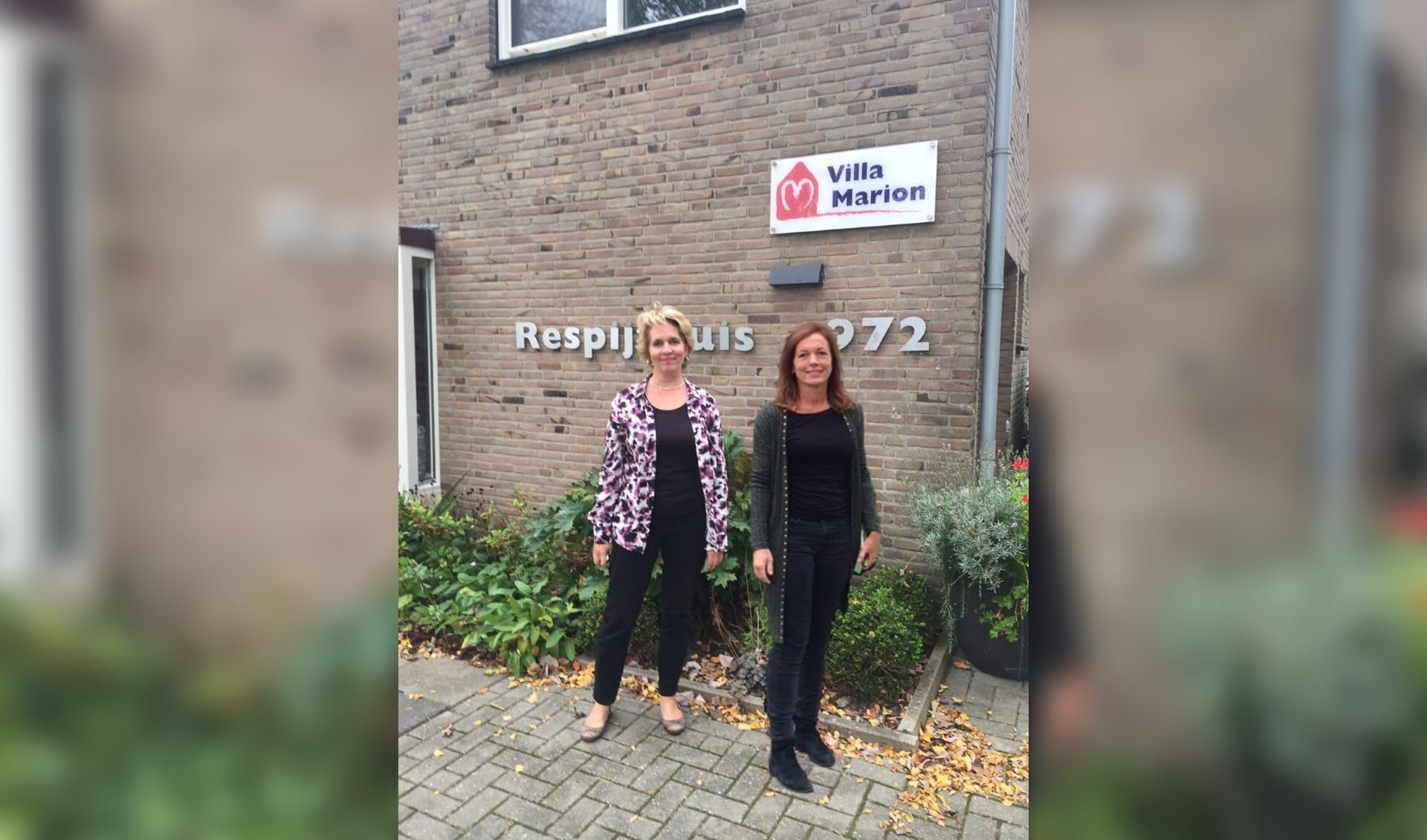 Sybrinne de Vries en Reny Wietsma bezoeken het Respijthuis in Alkmaar. | Foto: pr.