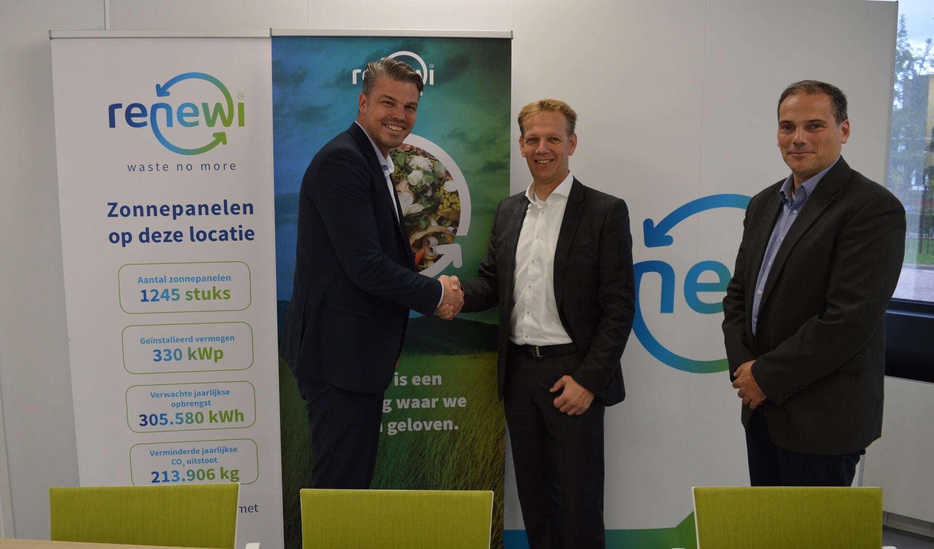 Vlnr: Dany de Zeeuw (Solar Acces), Marc van Buijtene (Renewi), Joost van Gils (Vliko Renewi).