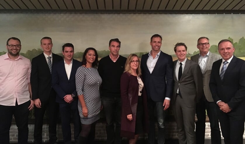 De VVD-kandidaten, v.l.n.r.: Jelmer Bode, Hidde Verhoeve, Rolf Duindam, Caroline Stam Overhof, Ewout Braggaar, Monique de la Rie, Bas Brekelmans, Robin Konings, Frank Beijk en Kardien de Werker. | Foto: pr.