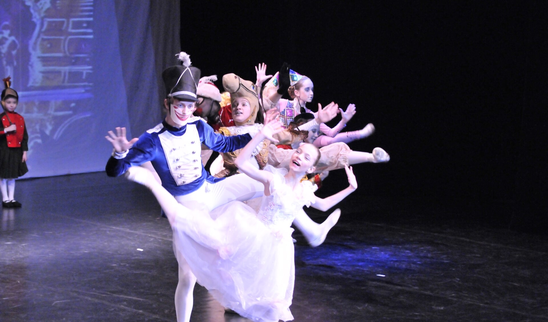 Russisch ballet op het podium van De Muze op 10 december: 2 voorstellingen van De Notenkraker. | Foto: PR
