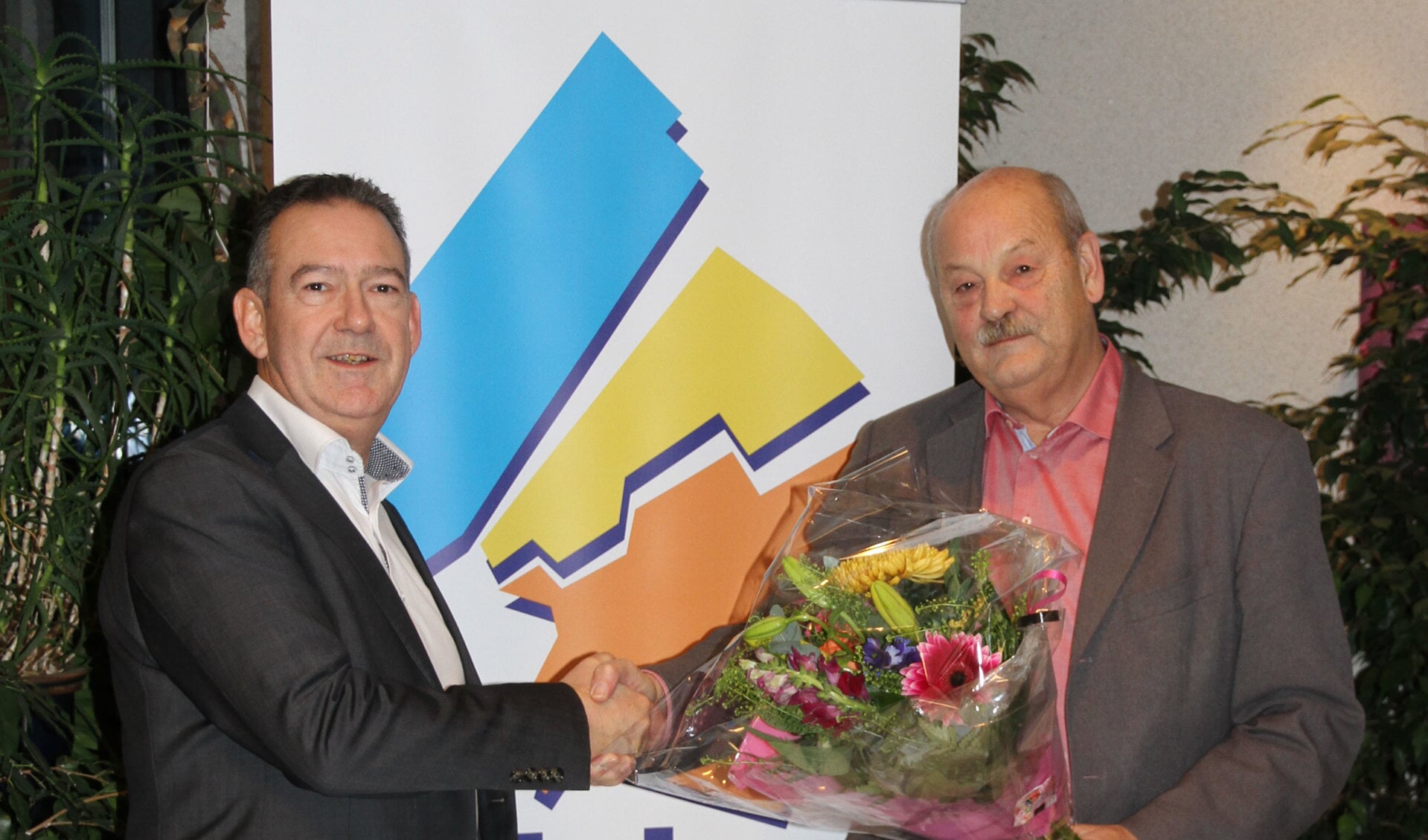 Fons Welters (rechts) samen met voormalig Trilokaal-wethouder Rob ten Boden in 2017.
