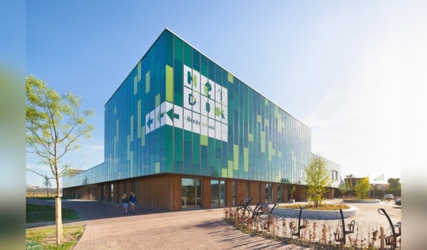 Bij Het Dok stonden op 1 oktober 256 leerlingen ingeschreven. Dat waren er 42 te weinig volgens de norm van het ministerie van OCenW. Overigens zal de school komend voorjaar over de 300 leerlingen heen gaan. | Foto PR