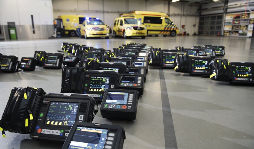 Nieuwe hartmonitoren voor alle ambulances van de RAV Hollands Midden.| Foto E. Walvisch  