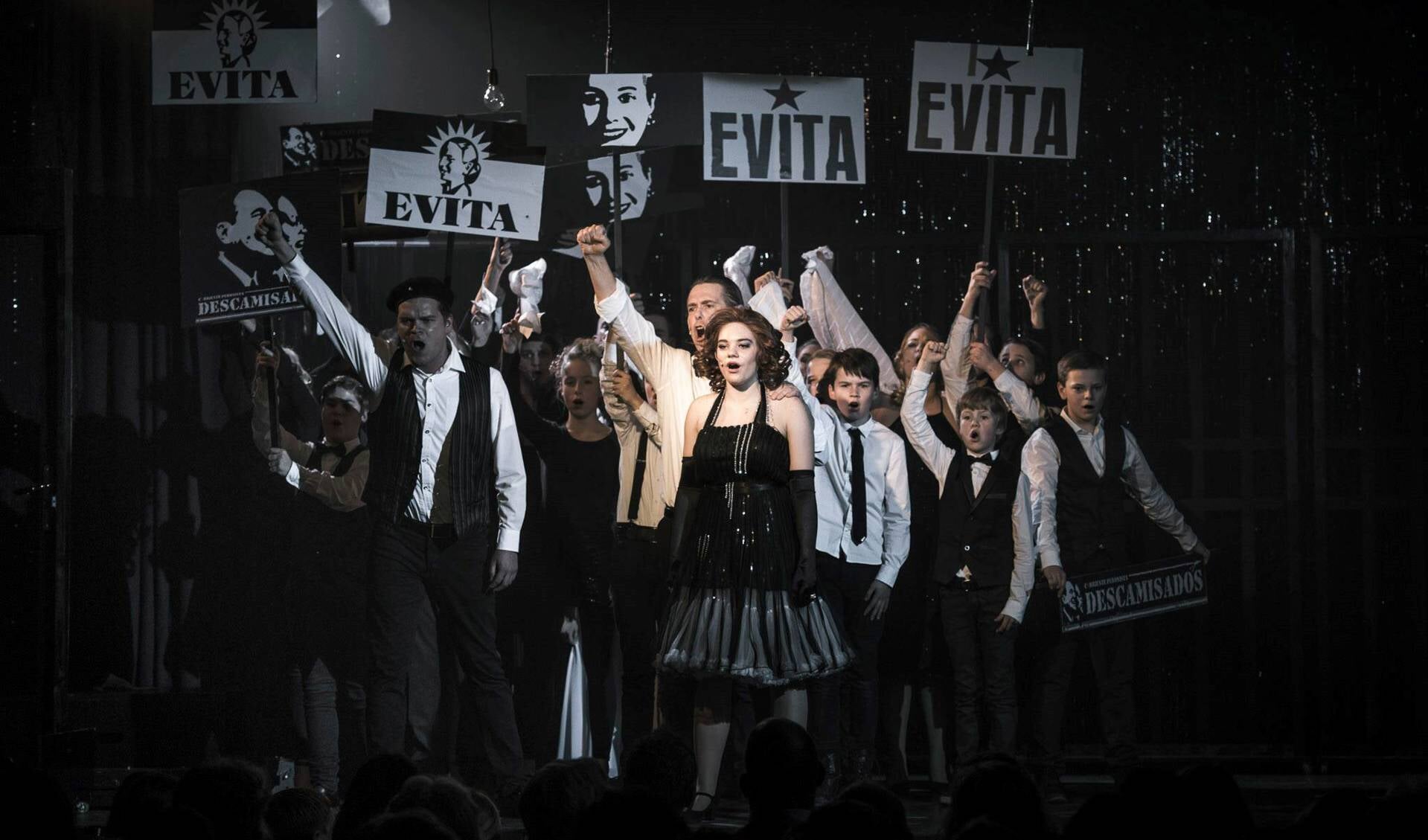 Het opstandige volk in het verhaal van Evita levert een prachtig plaatje op.  | Foto: pr./Monica Stuurop