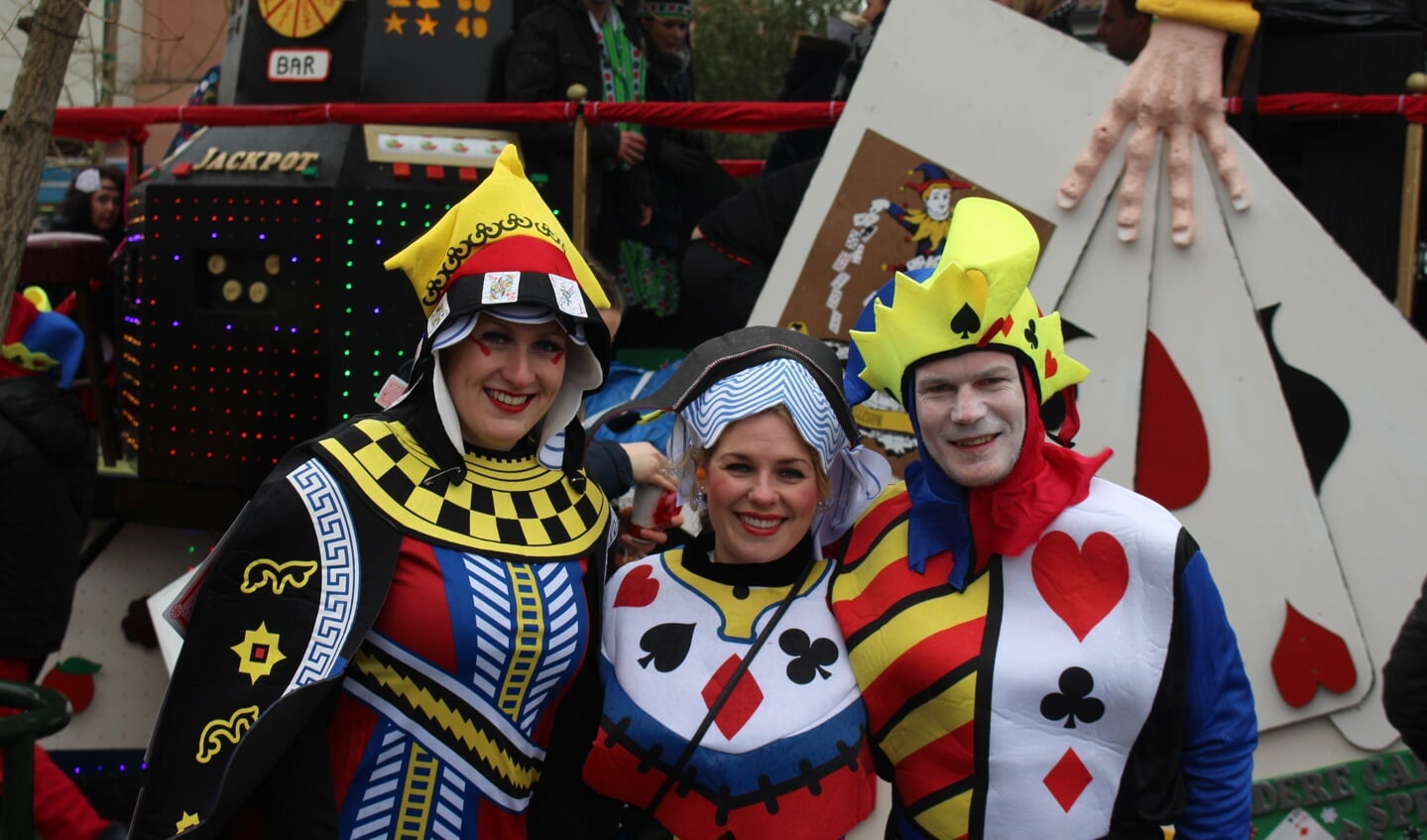 Leden van de Carnavalsvereniging Hillegom haalden twee keer de eerste prijs. 
