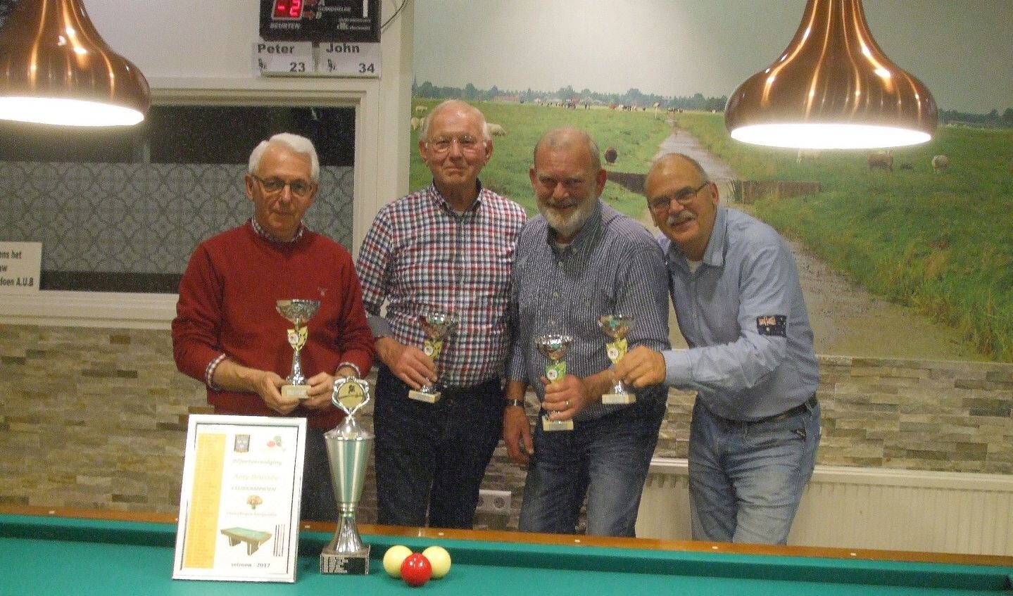 V.l.n.r. kampioen Amy Brussee, Aad van Mil, John Tijssen en Peter van der Heijden.