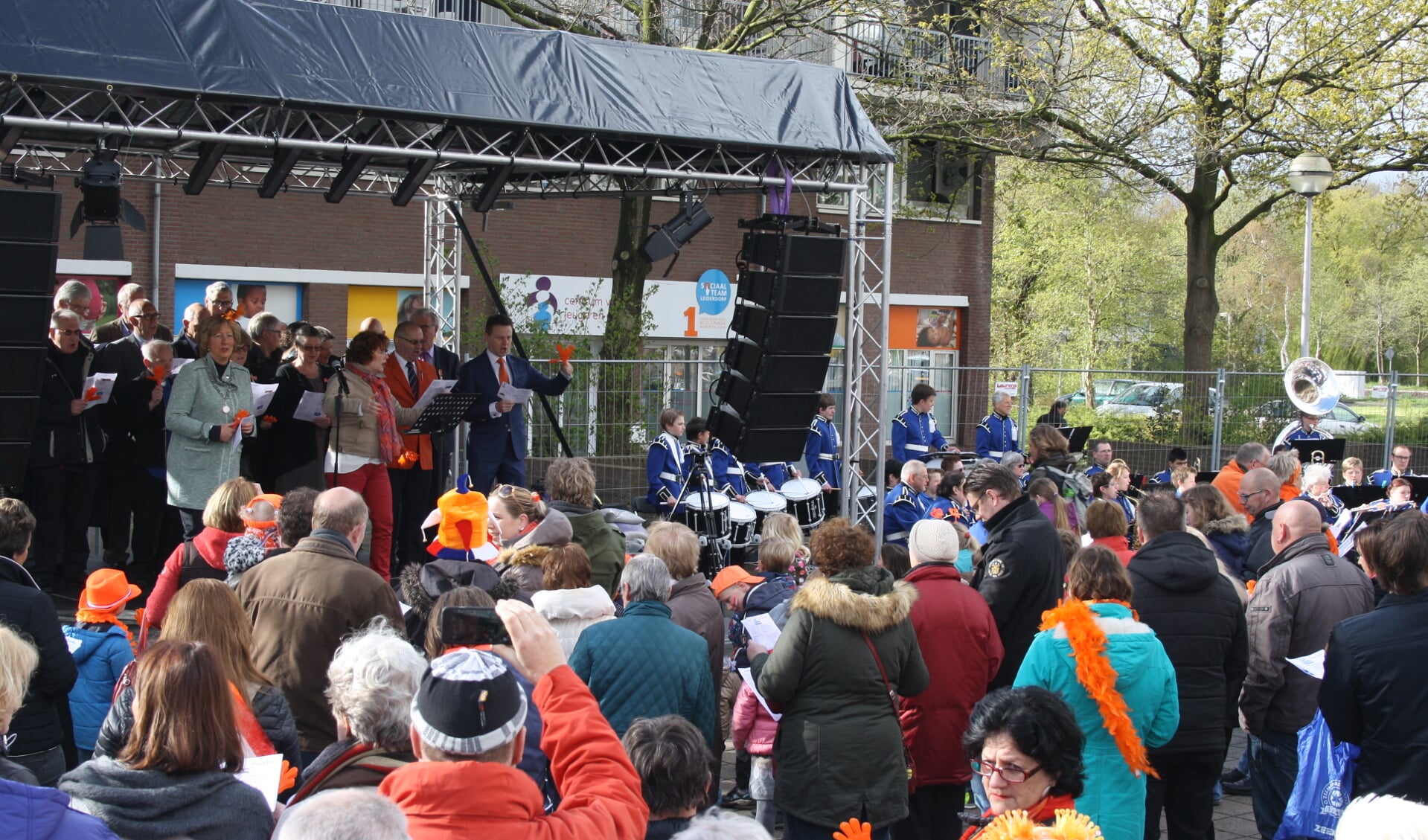 Koningsdag begint gewoontegetrouw met de Aubade op de Statendaalder. | Foto: PR