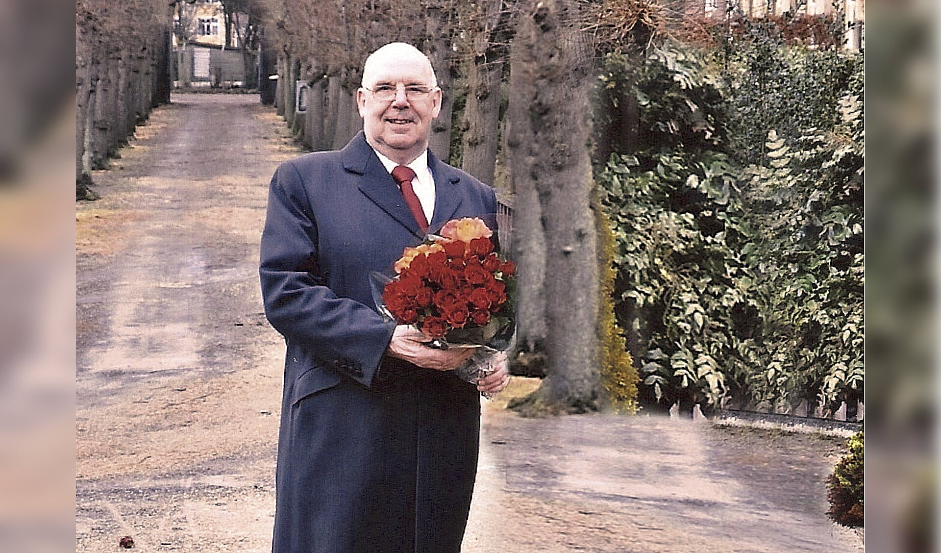 Kees van der Lans neemt afscheid als drager bij St. Barbara Begrafenisvereniging.