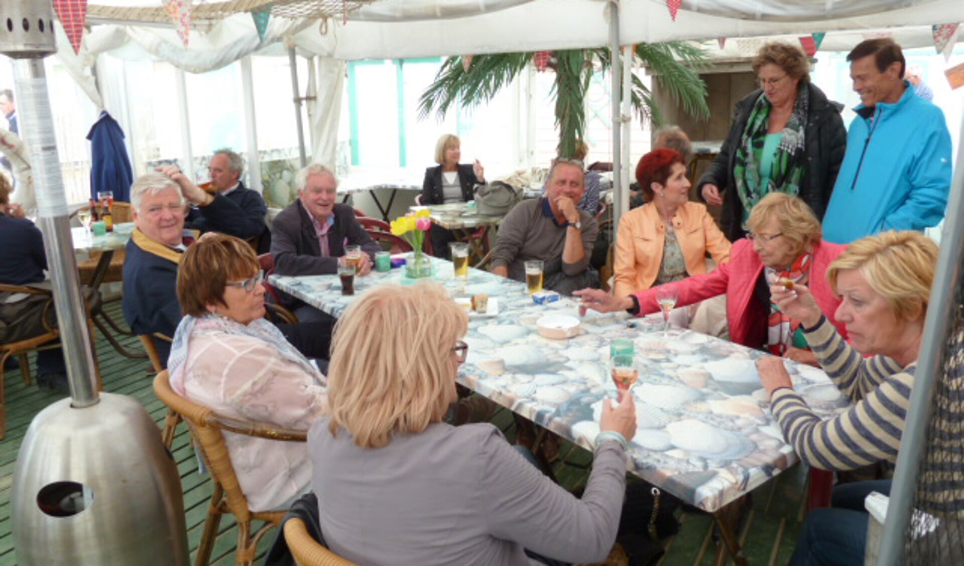 Zaterdag 13 mei nemen 500 bridgers het Katwijkse strand over. | Foto: pr