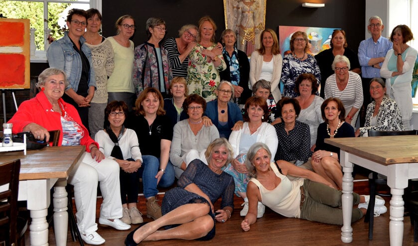 Alle leerlingen van Mayo de Graaf bijeen. Zij wisten hun eigen stijl te ontwikkelen. | Foto Theo Pourchez