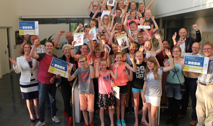 Leerlingen van de Antonius, Achtbaan, Andreas, Emmaus en de Regenboog vormden samen de kindergemeenteraad. | Foto: pr.