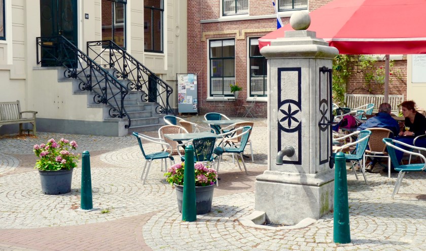 Achter de pomp in de Dorpsstraat ligt galerie de Pomp. | Foto: pr.