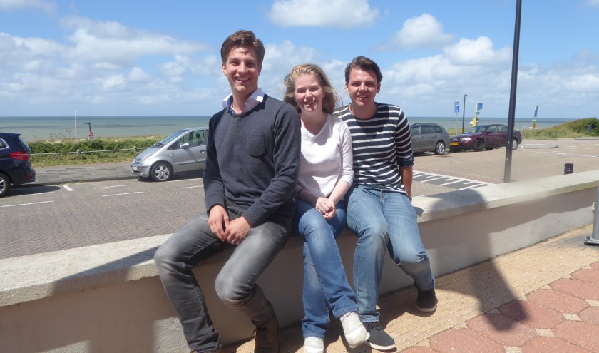 Jong talent doet mee aan Gestrand Verlangen. V.l.n.r. Eli van Hooff, Lotte Pierik en Christiaan van Arkel. | Foto: Ina Verblaauw