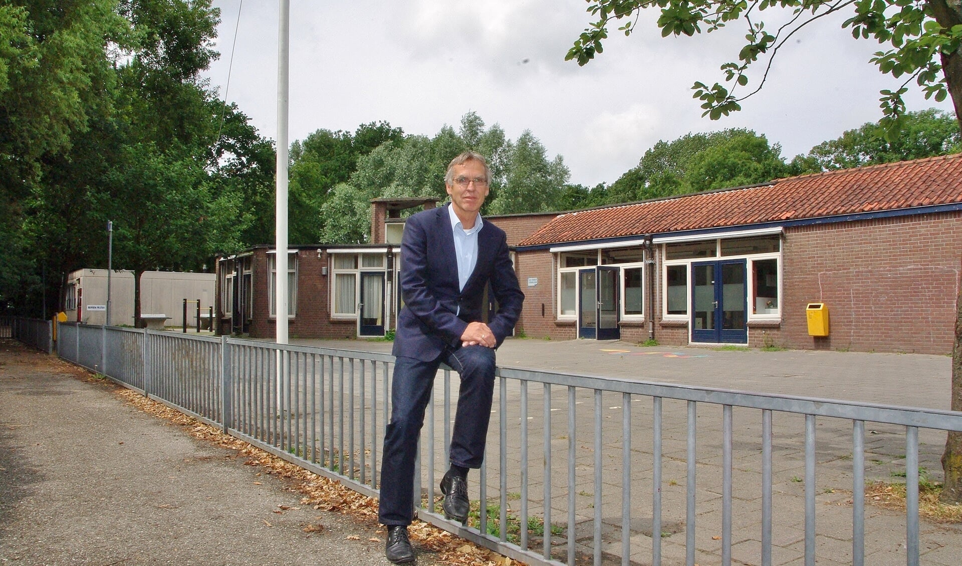 Douwe Splinter: 'Het liefst zouden wij dit bijgebouw slopen en er een arbeidstrainingscentrum neerzetten.' | Foto Willemien Timmers