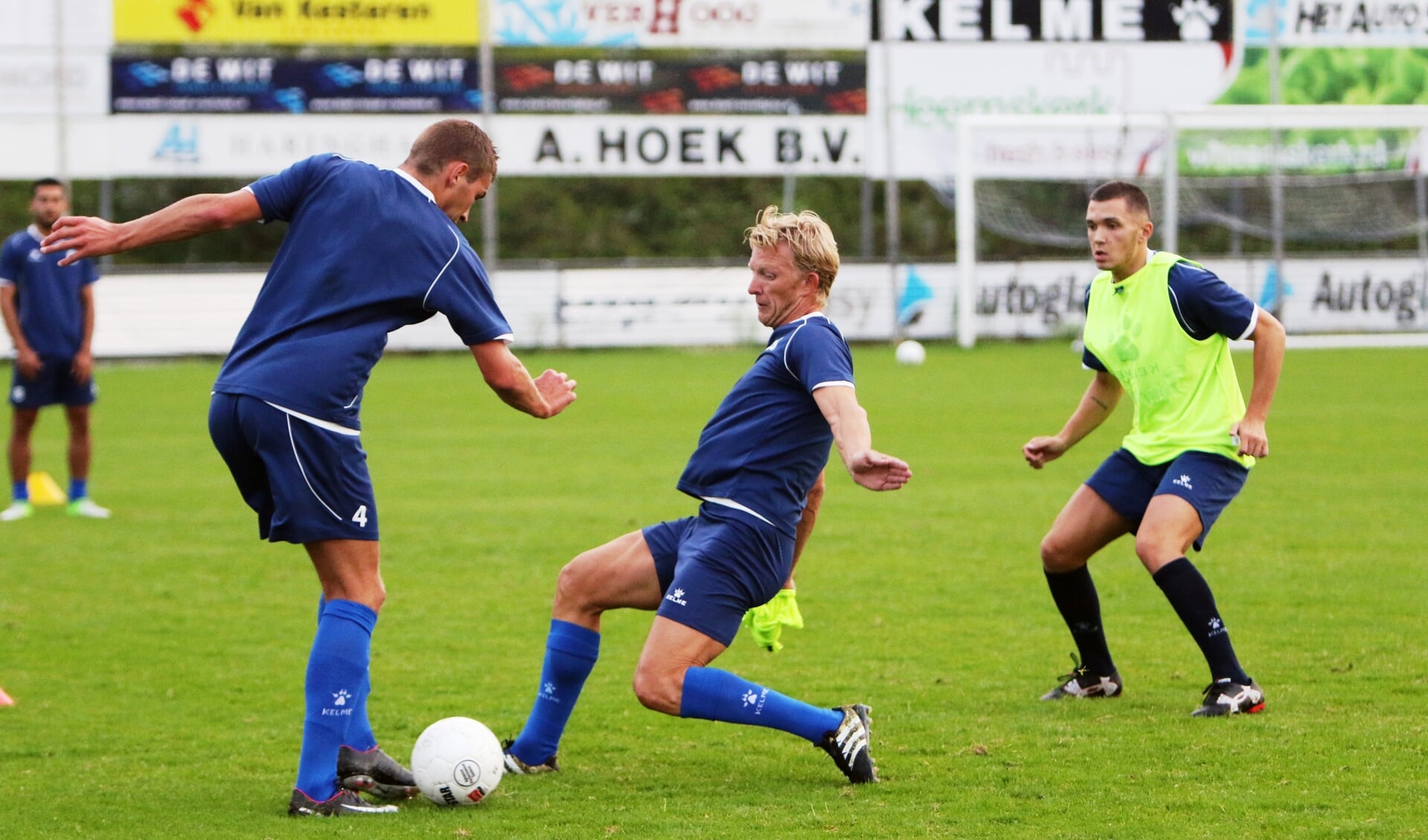 Dirk Kuyt op zijn eerste training bij Quick Boys. | Foto: Orange Pictures | Hans van Duijn